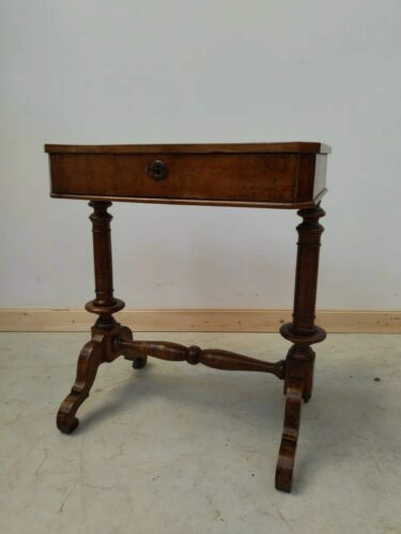 Walnut work table with drawer, late 19th century 1327055