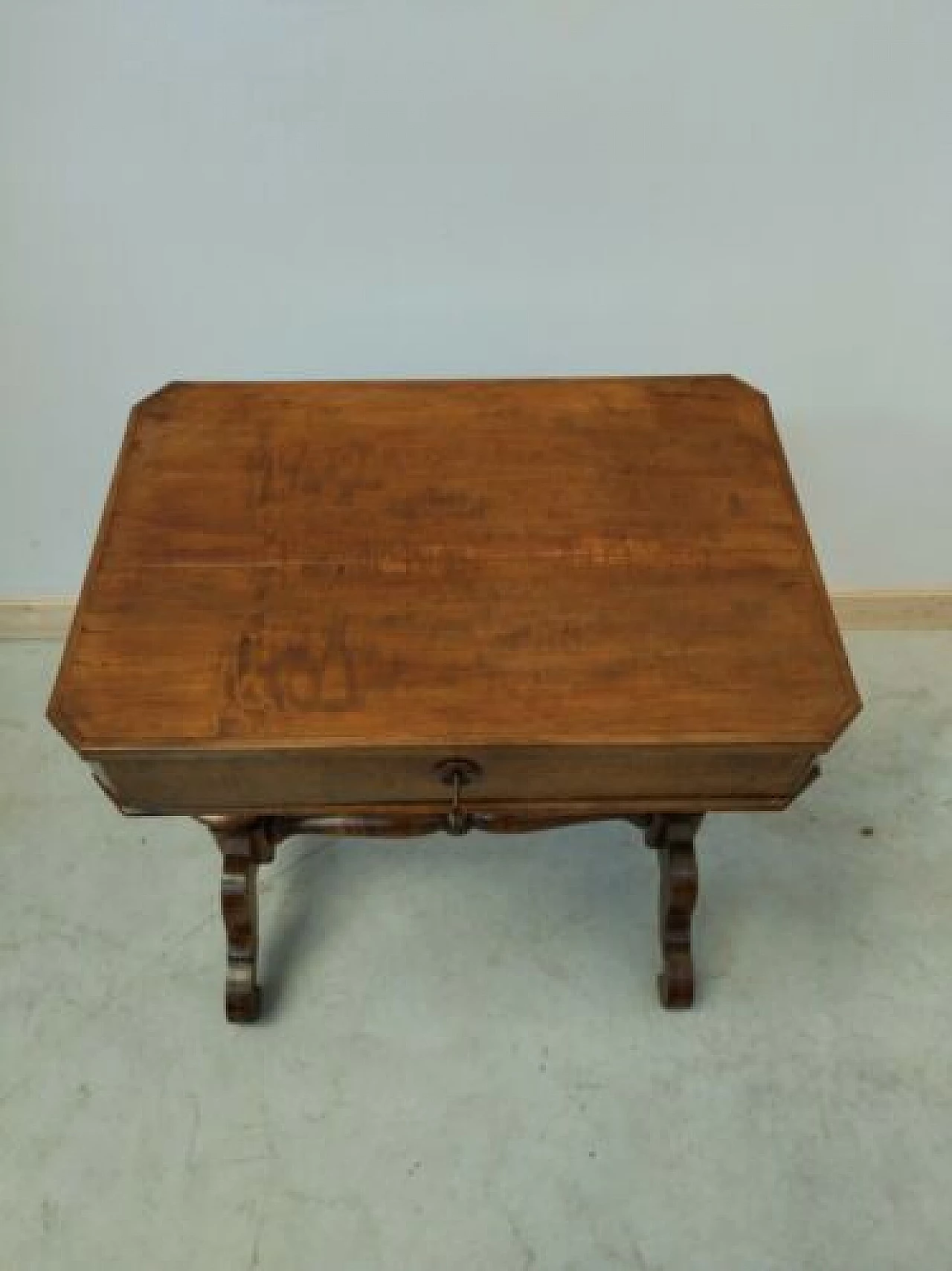 Walnut work table with drawer, late 19th century 1327058