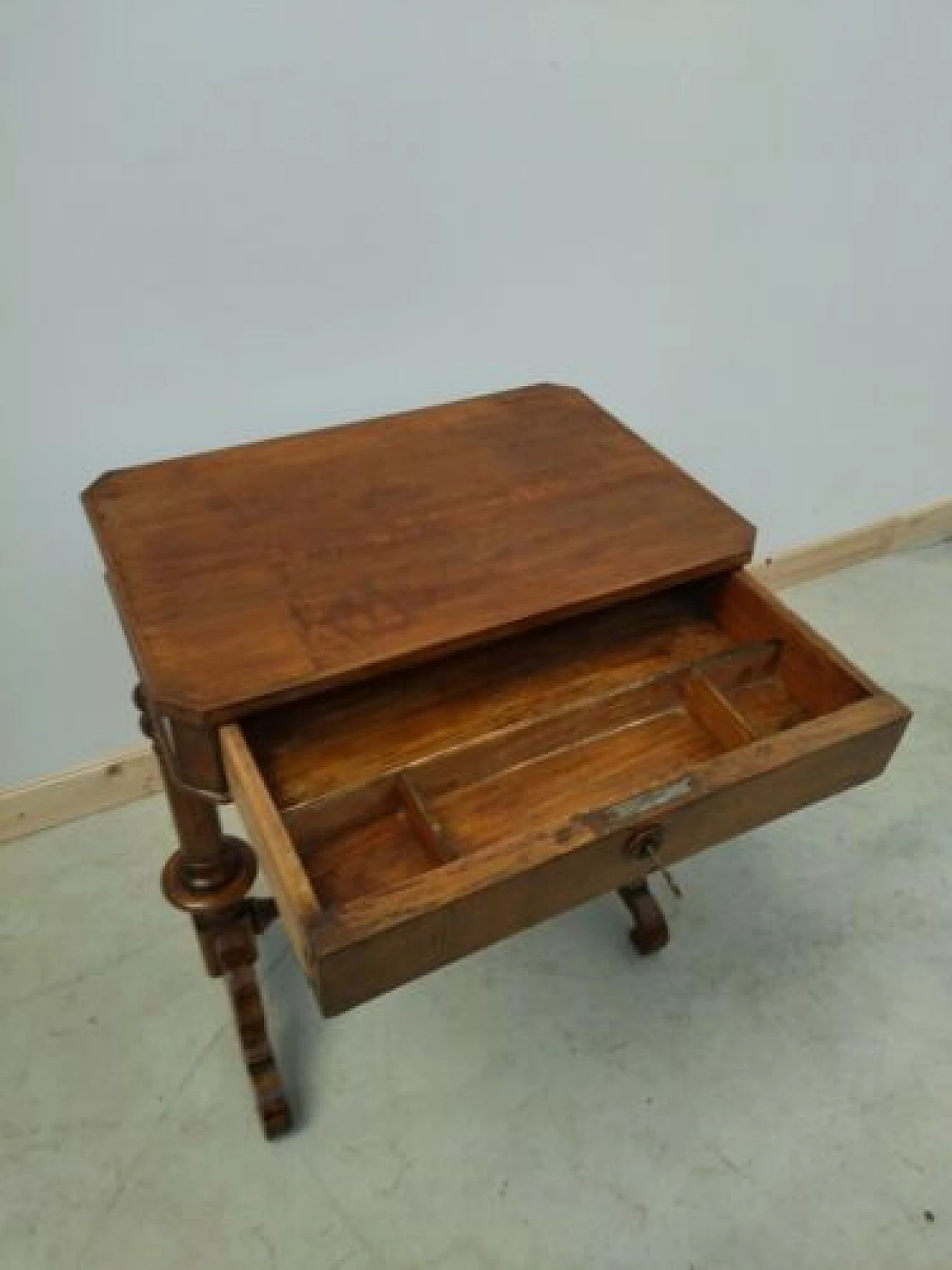 Walnut work table with drawer, late 19th century 1327059