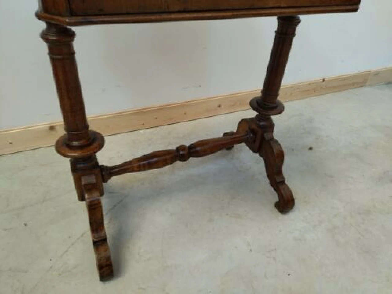 Walnut work table with drawer, late 19th century 1327061
