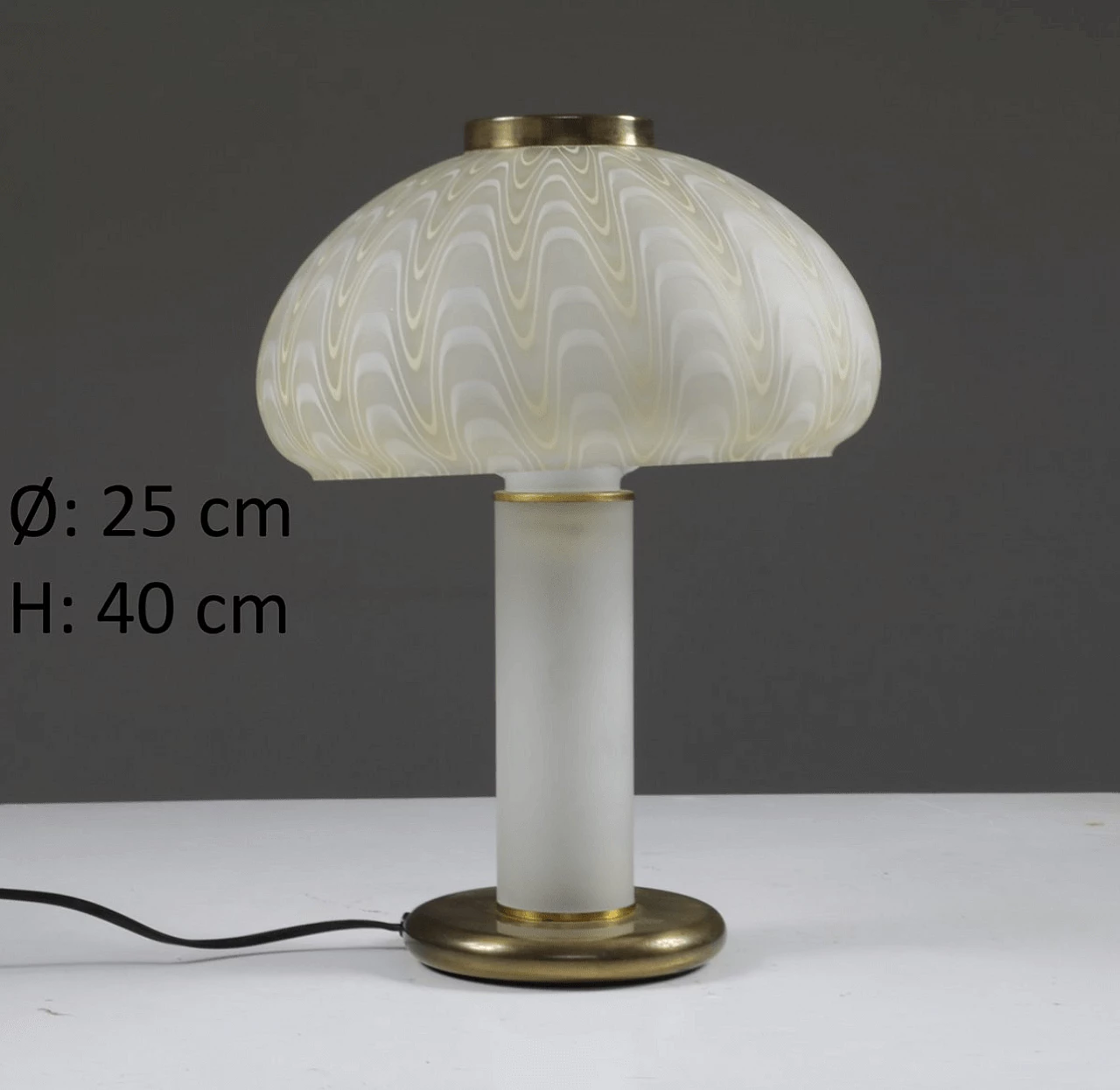 Table lamp in decorated glass and brass, 1970s 1327135
