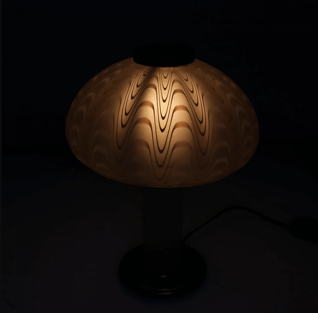 Table lamp in decorated glass and brass, 1970s 1327136