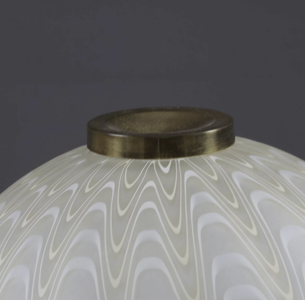 Table lamp in decorated glass and brass, 1970s 1327141