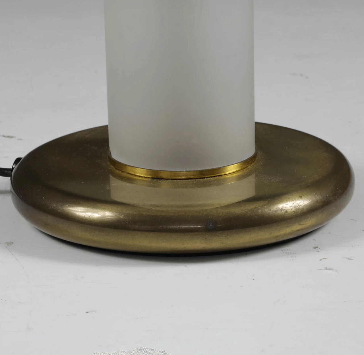 Lampada da tavolo in vetro decorato e ottone, anni '70 1327144