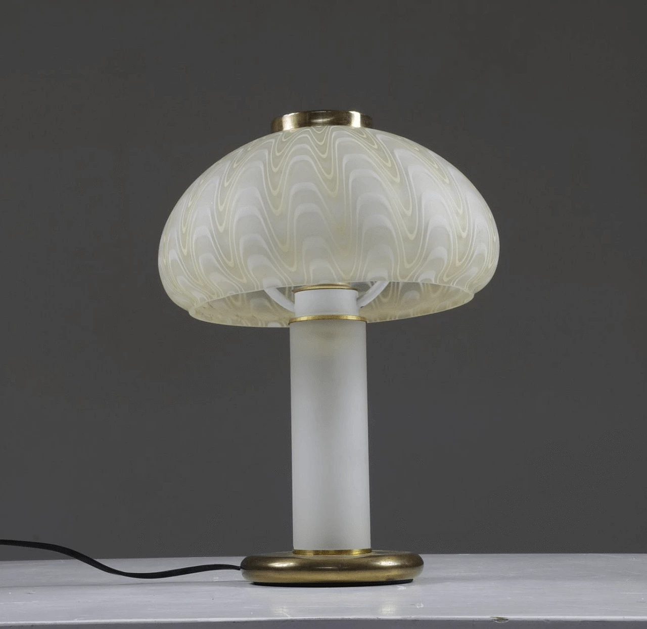 Table lamp in decorated glass and brass, 1970s 1327145