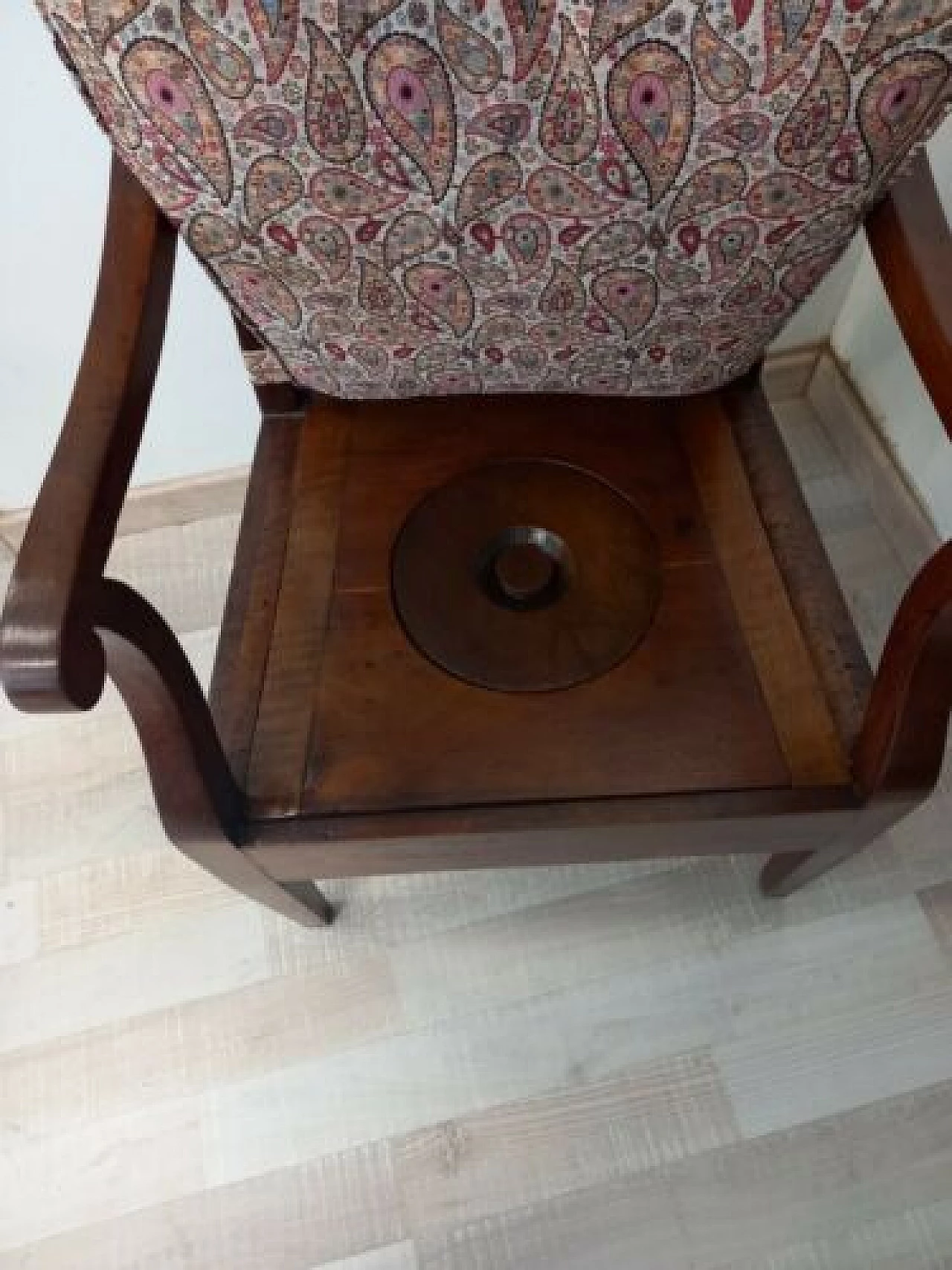 Solid walnut Direttorio armchair with internal compartment, late 18th century 1327231