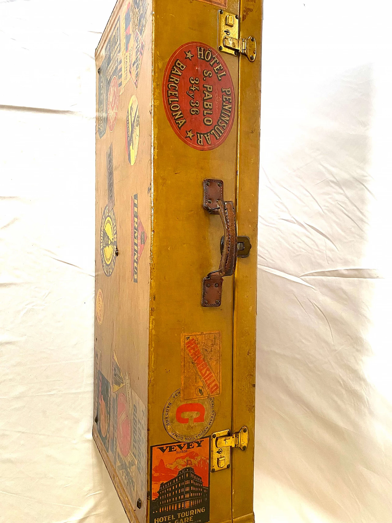 Italian leather travel suitcase, early 1900s 1330637