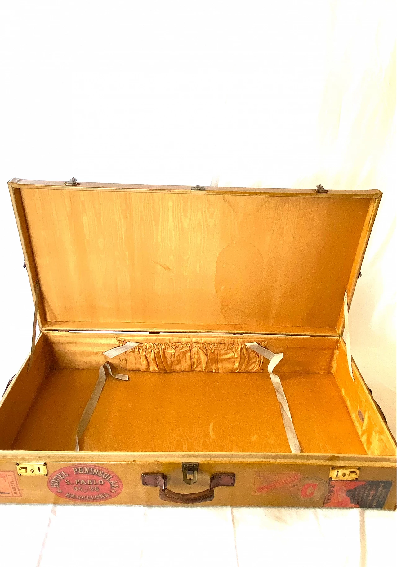 Italian leather travel suitcase, early 1900s 1330639
