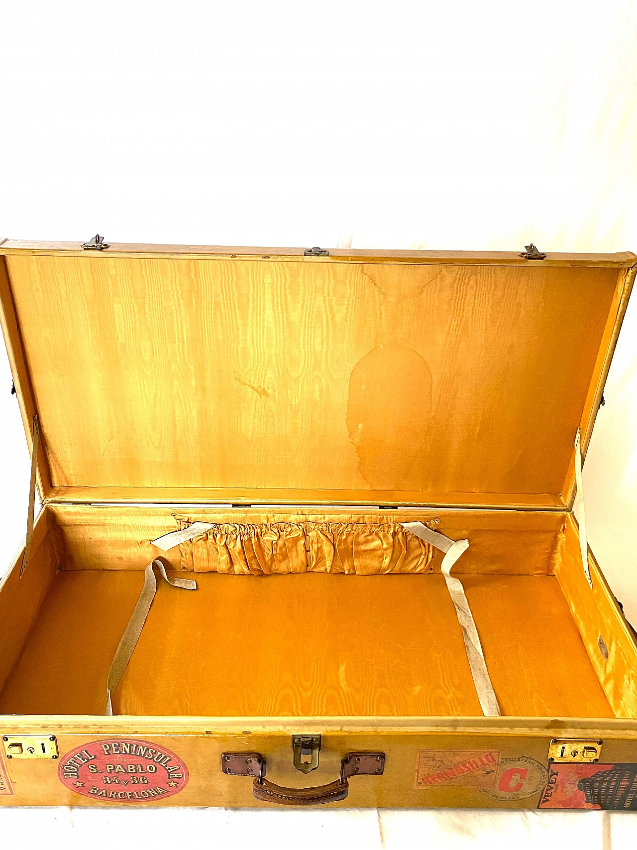 Italian leather travel suitcase, early 1900s 1330640