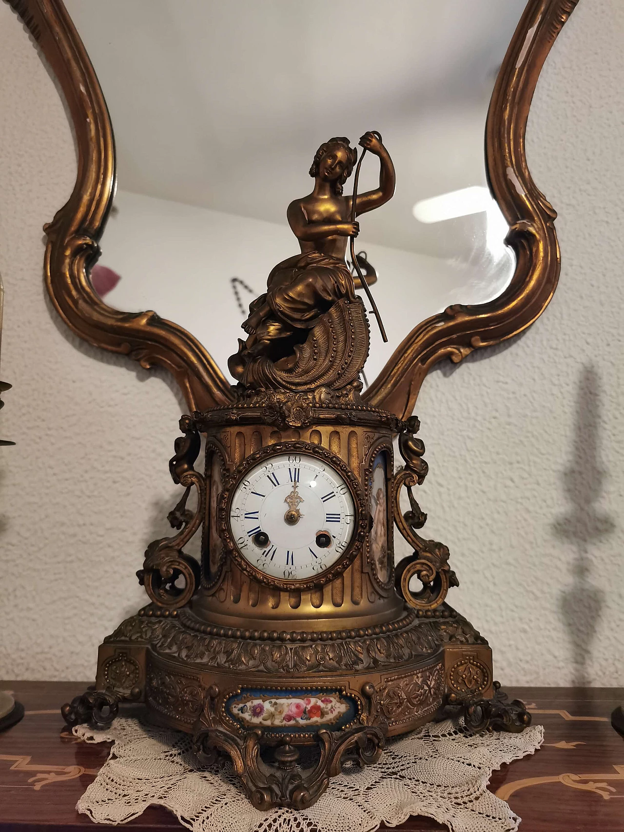 Brass table clock, 1940s 1331770