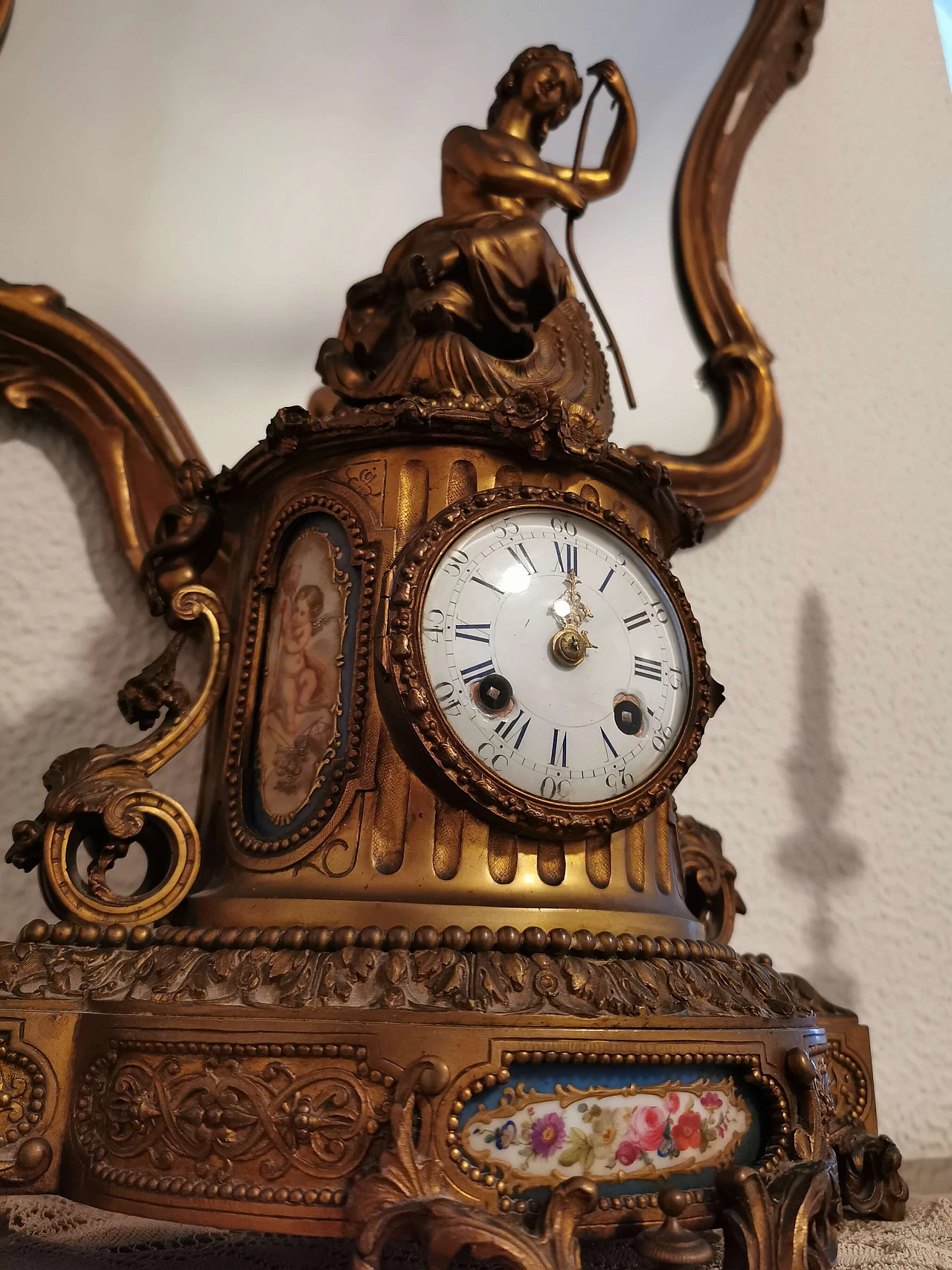 Brass table clock, 1940s 1331771