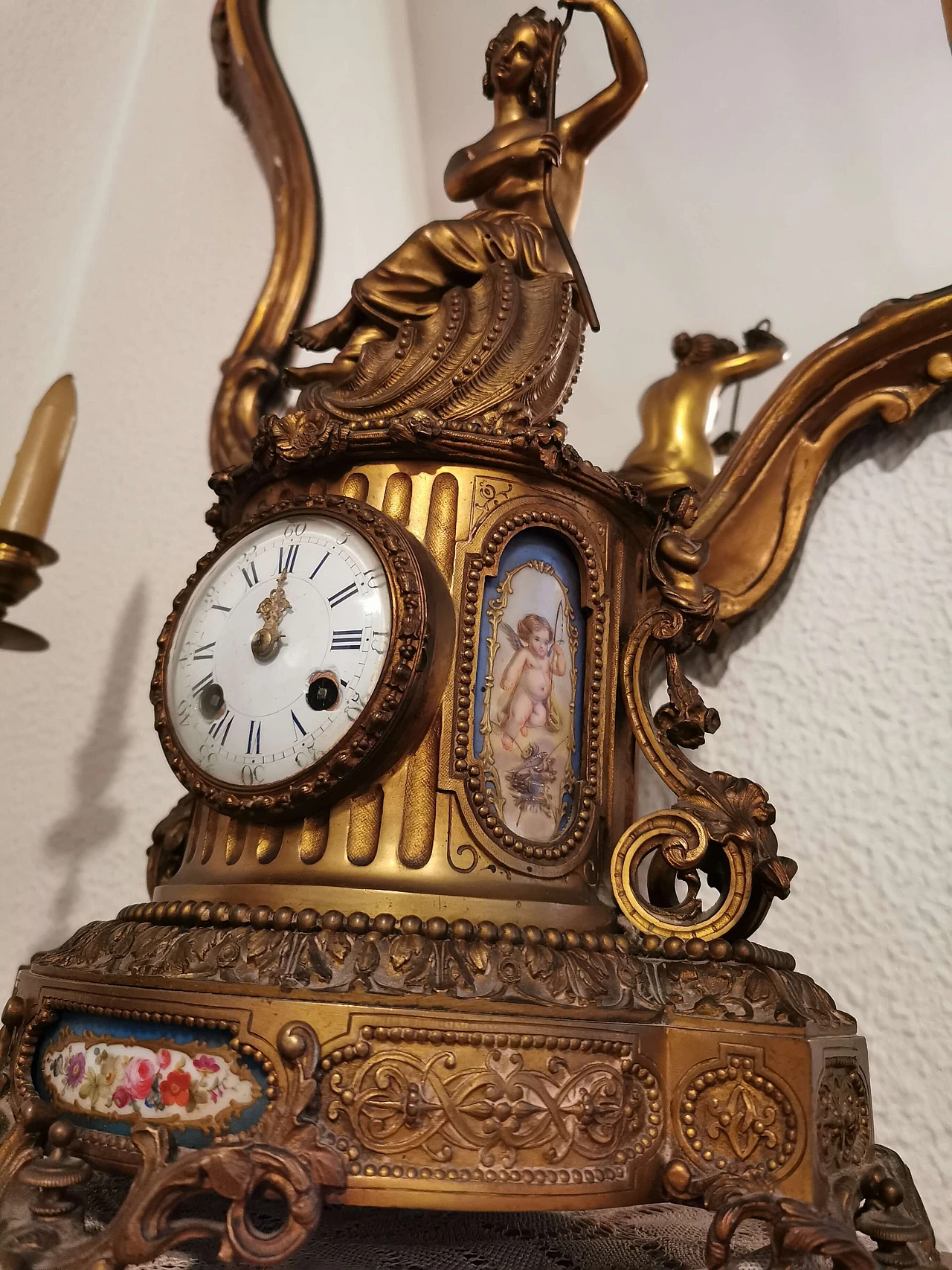 Brass table clock, 1940s 1331772
