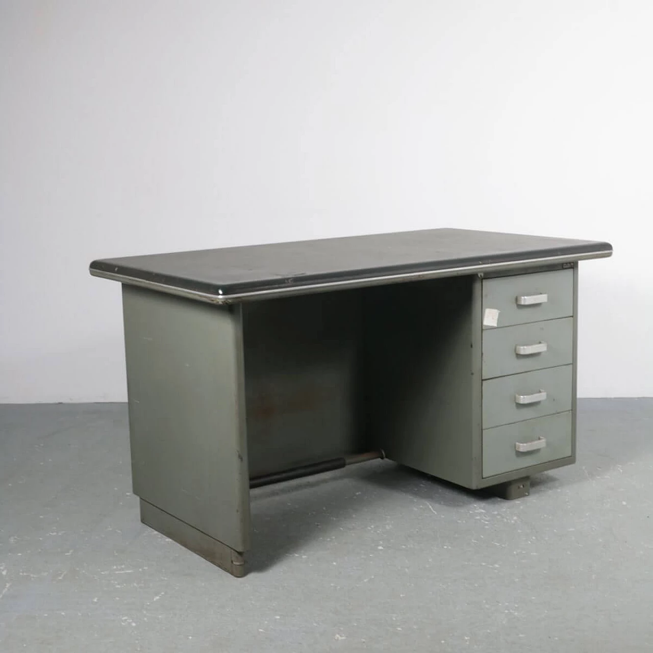 Desk for Palazzo Montecatini in metal with leather top by Gio Ponti for Antonio Parma Saronno, 30s 1331865