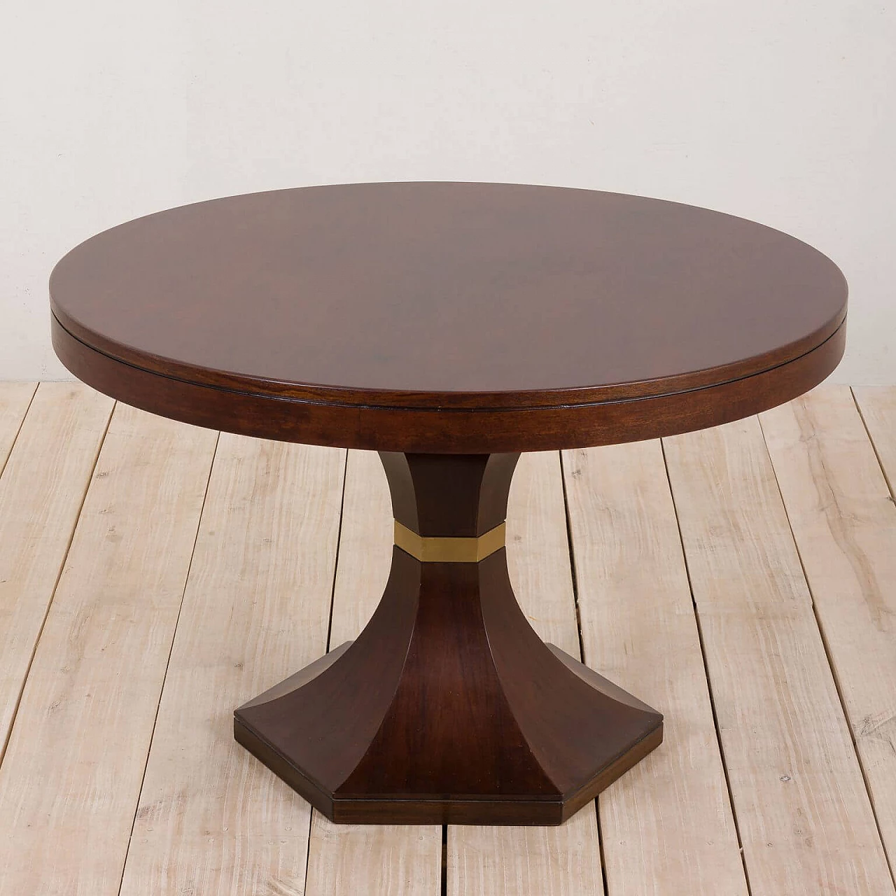 Round centre table in walnut and brass attributable to Carlo Di Carli, 60s 1332041