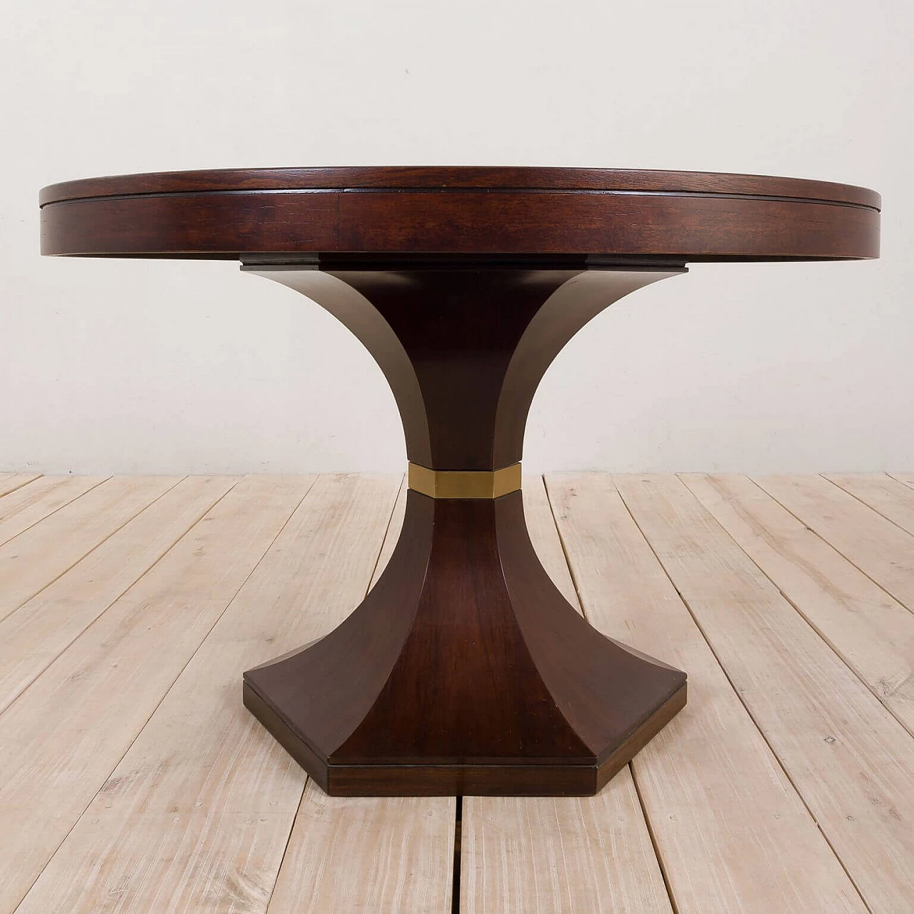 Round centre table in walnut and brass attributable to Carlo Di Carli, 60s 1332043