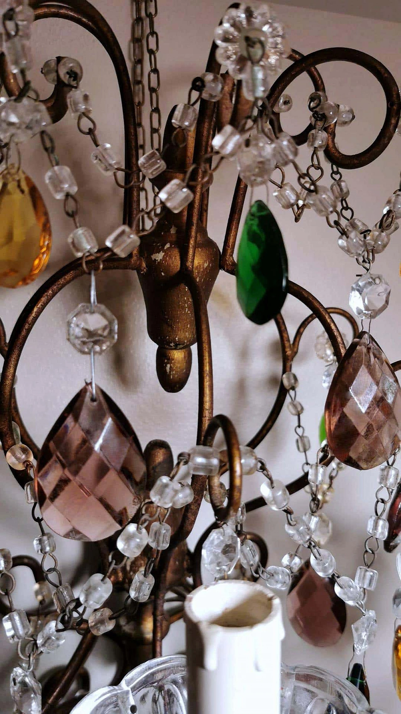 Wall sconces in gilded iron with ground and faceted colored crystal drops, 40s 1332939