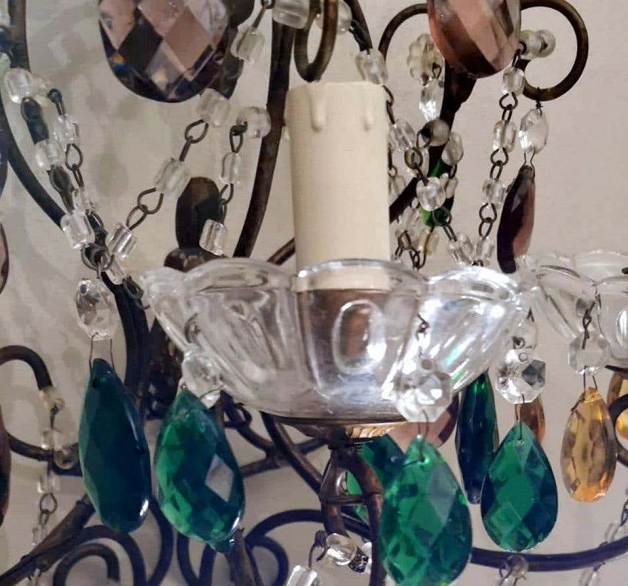 Wall sconces in gilded iron with ground and faceted colored crystal drops, 40s 1332942
