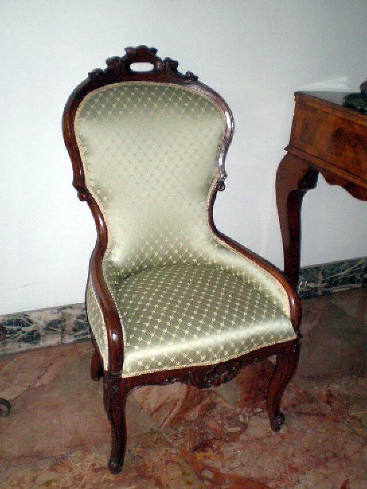 Poltroncina da salotto Luigi Filippo in noce e tessuto, '800 1333082
