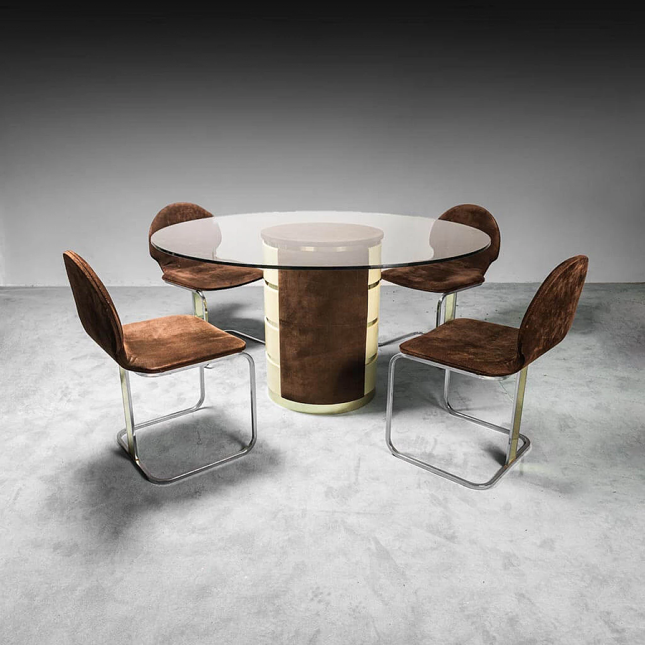 Tavolo con base in cristallo e 4 sedie con tessuto scamosciato, anni '70 1333323