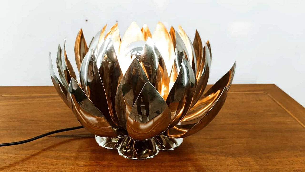 Lampada da tavolo in acciaio a fiore di loto, anni '70 1334089