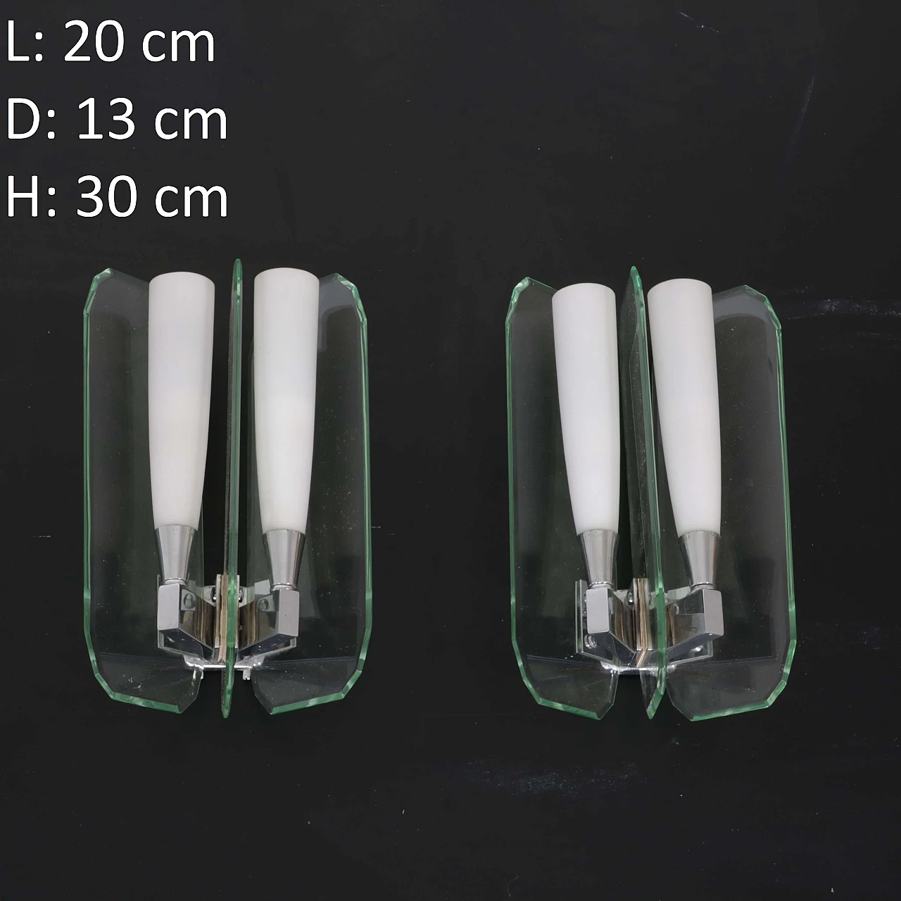 Coppia di applique in vetro verde nilo e vetro opalino, anni '70 1334355