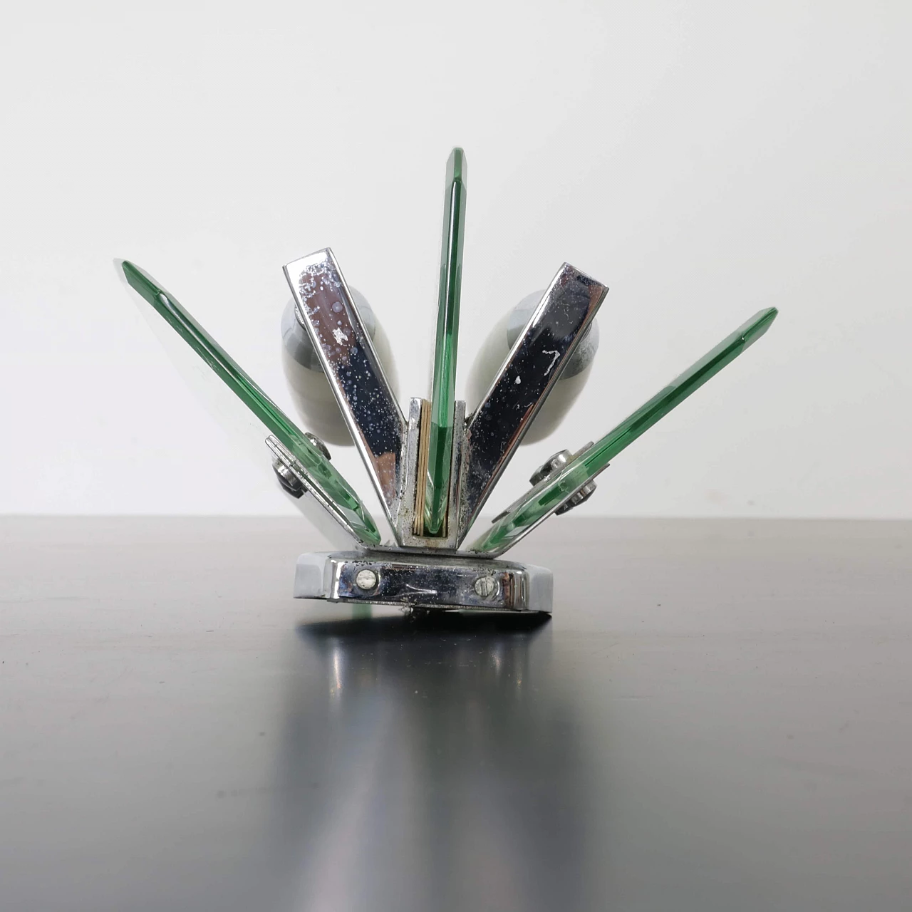 Coppia di applique in vetro verde nilo e vetro opalino, anni '70 1334358