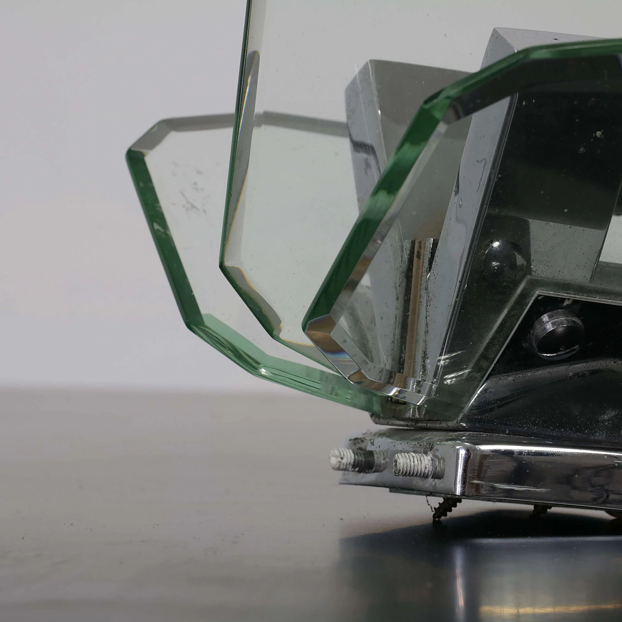 Coppia di applique in vetro verde nilo e vetro opalino, anni '70 1334359