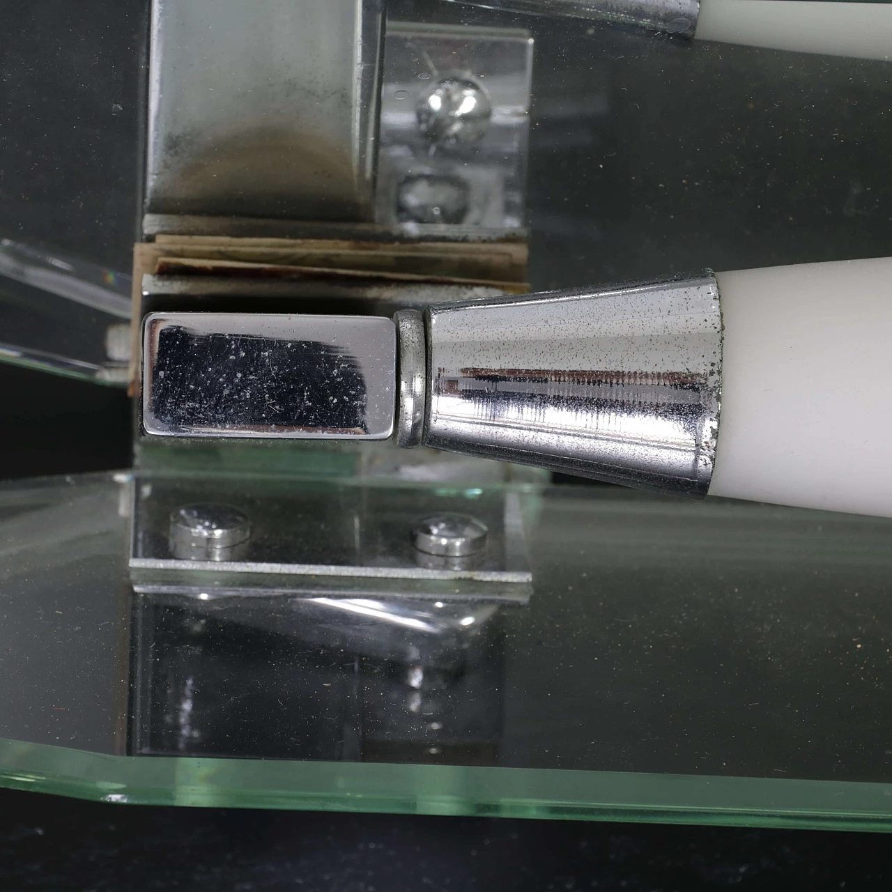 Coppia di applique in vetro verde nilo e vetro opalino, anni '70 1334367