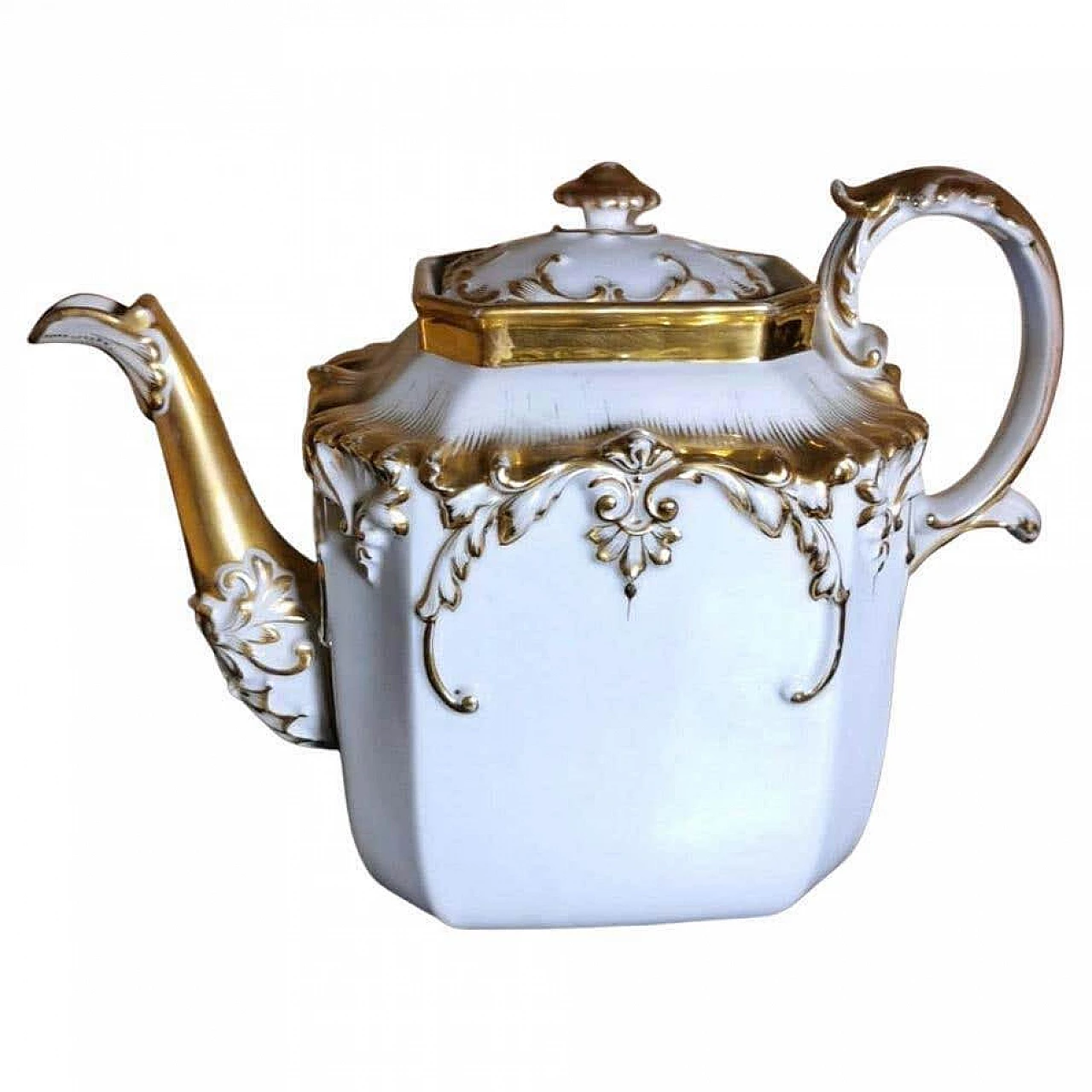 Napoleon III teapot in Porcelain De Paris with pure gold decorations, 19th century 1336371