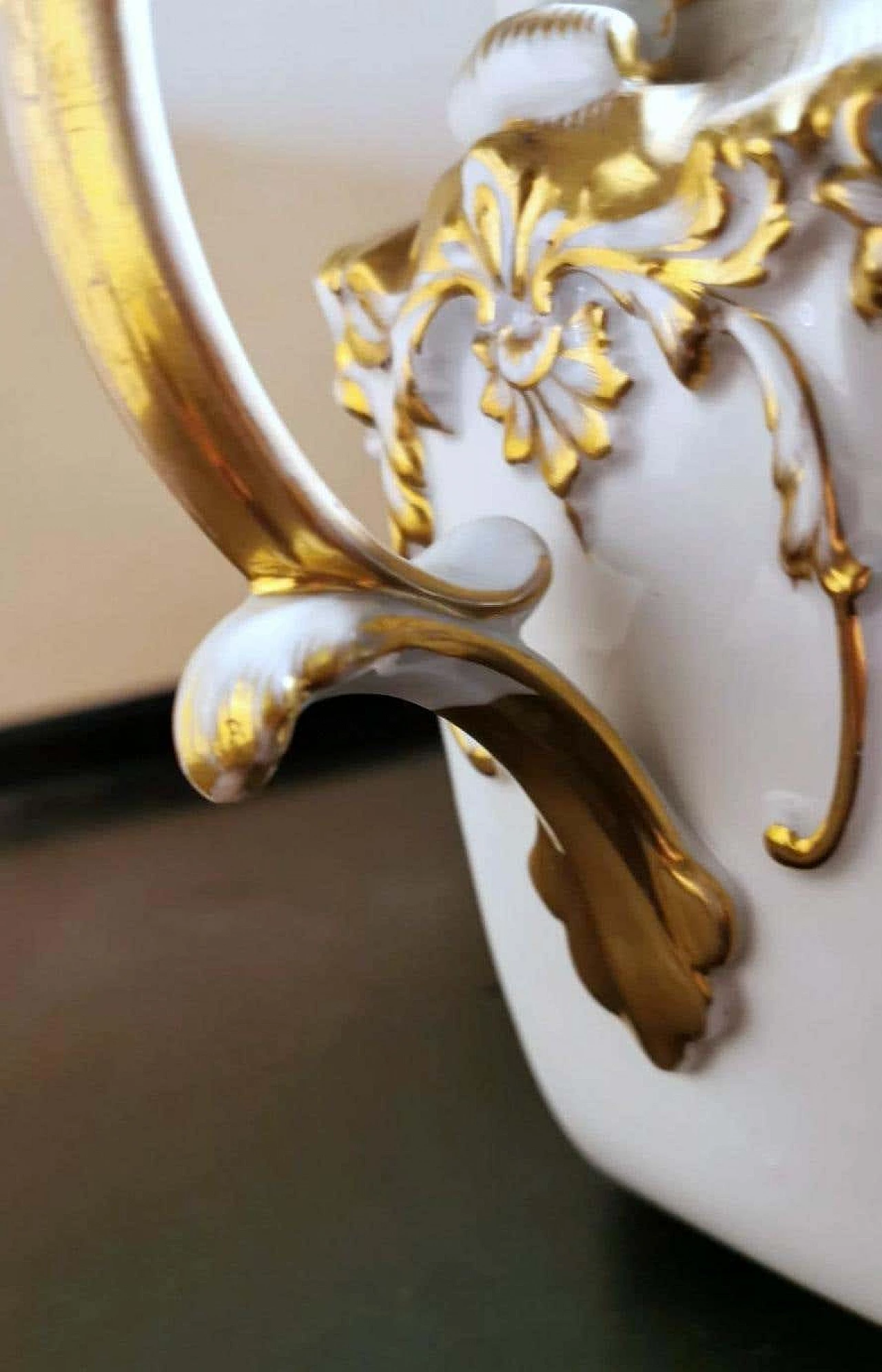 Napoleon III teapot in Porcelain De Paris with pure gold decorations, 19th century 1336385