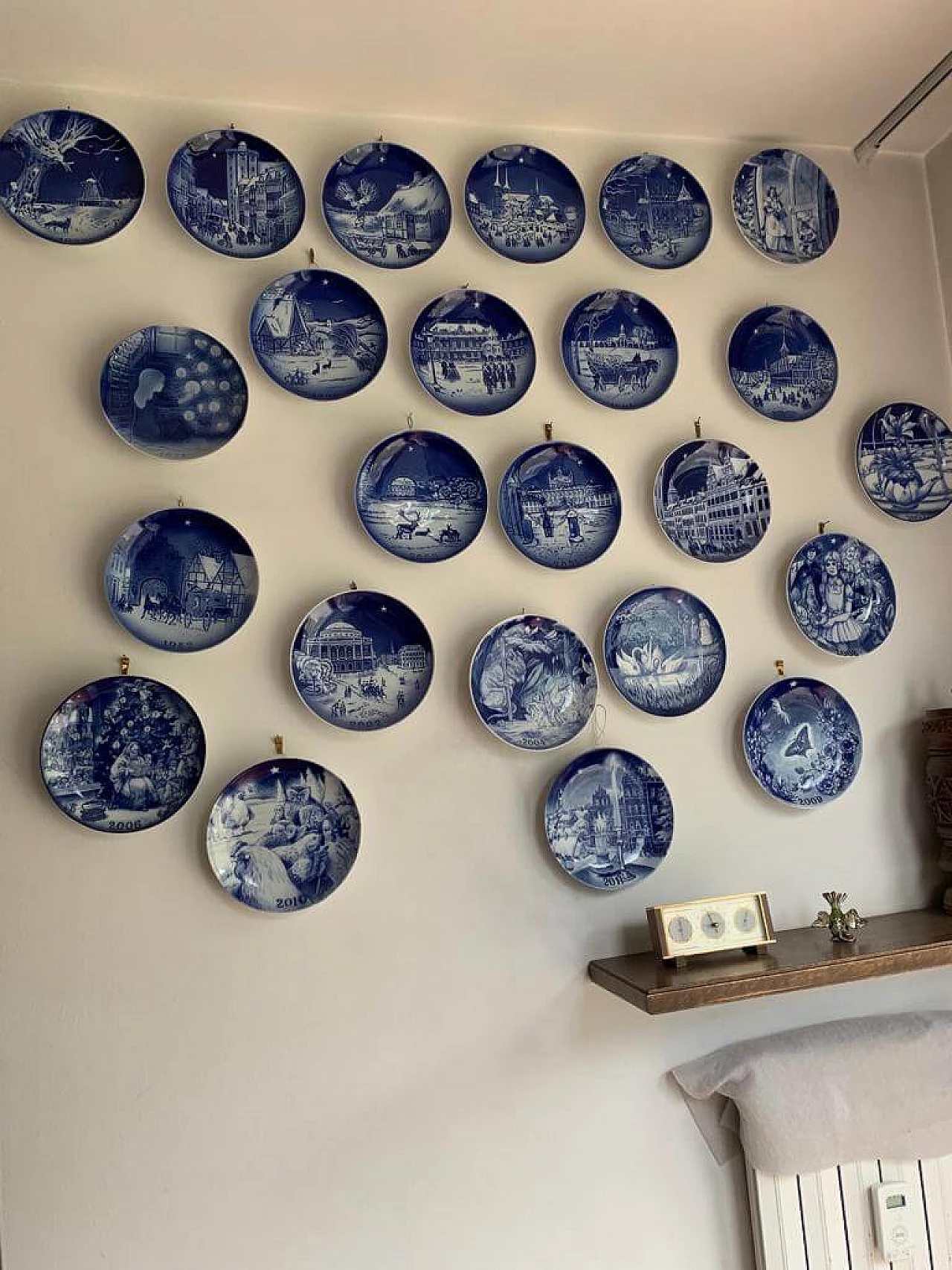 Desireé ceramic plates, 1970 to 2012 1337095