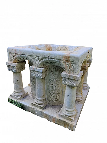 Well with columns and decorations in marble, 19th century