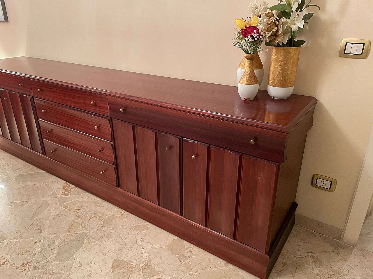 Credenza in legno Padouk di Luciano Frigerio, anni '70 1339391