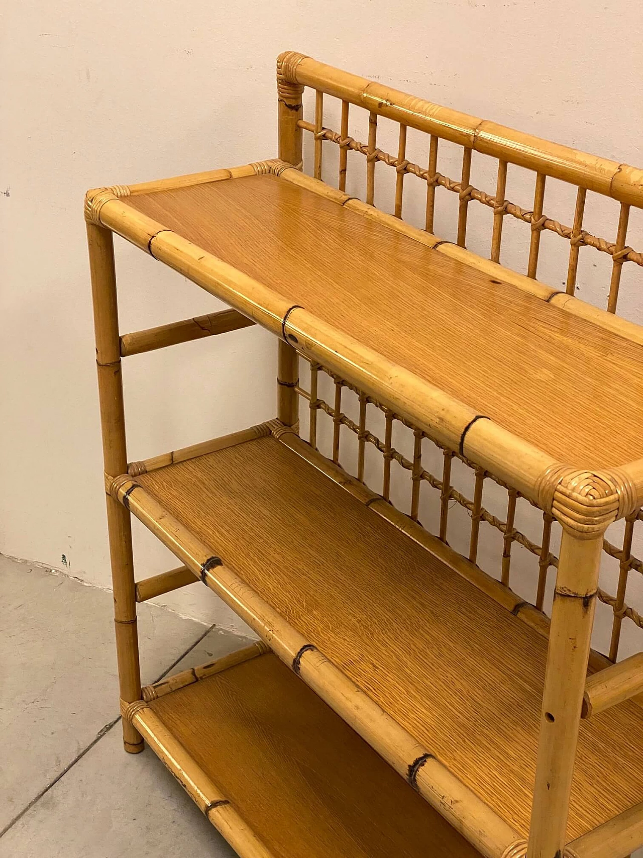 Scaffale in bambù e vimini, anni '70 1339479