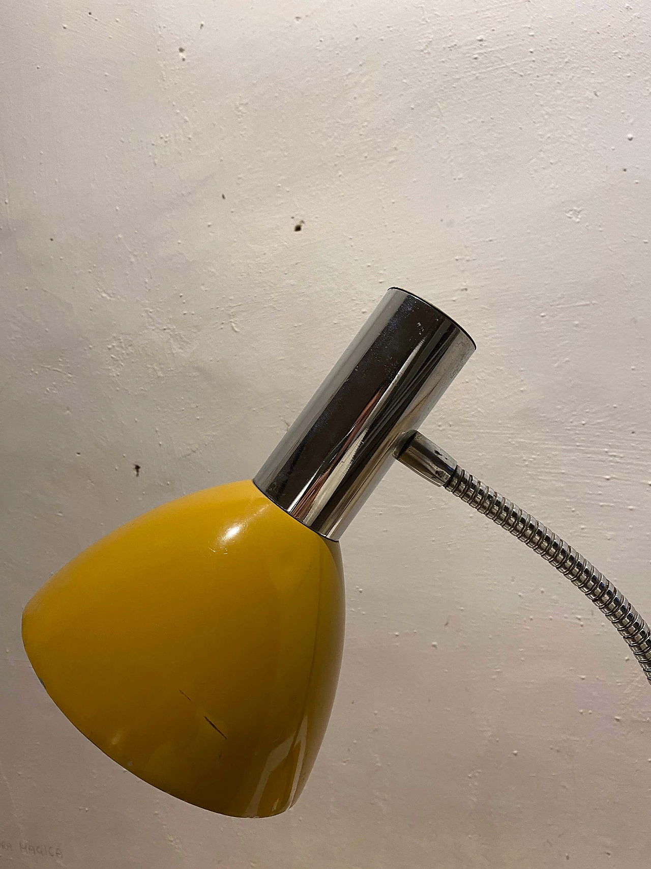 Yellow metal table lamp, 1960s 1339521