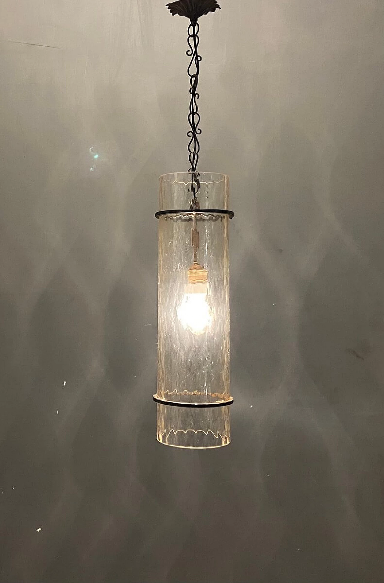 Lampadario da soffitto in ferro battuto e vetro di Murano, anni '50 1340322