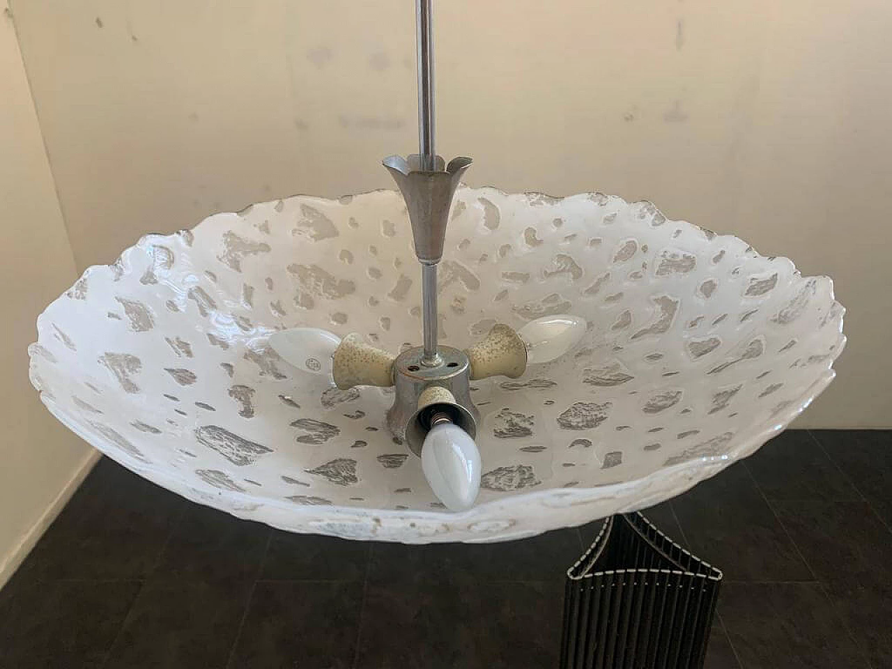 Lampadario in vetro satinato con bolle irregolari, anni '60 1340902