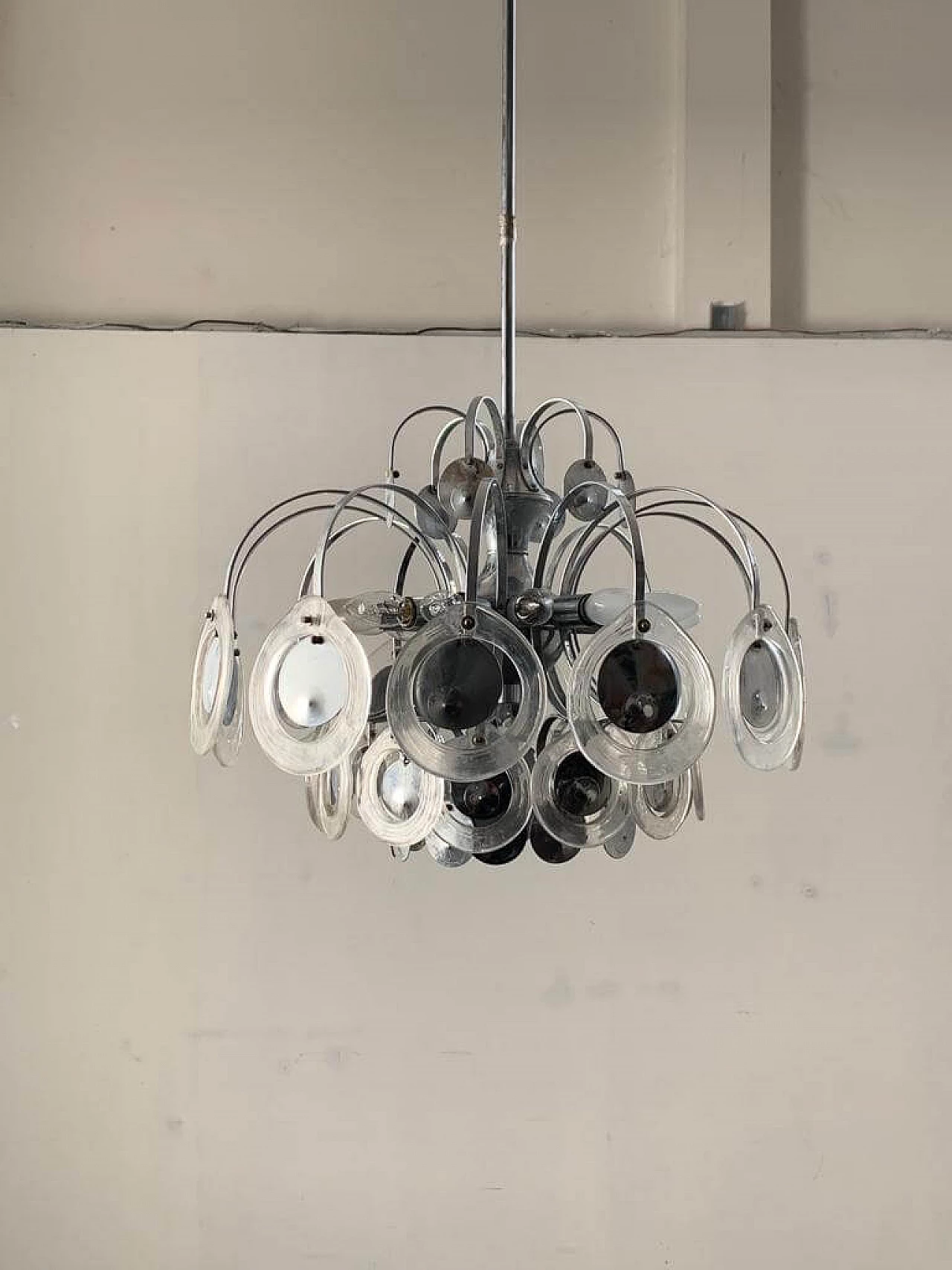 Disc chandelier in steel and fused glass, 70s 1341024