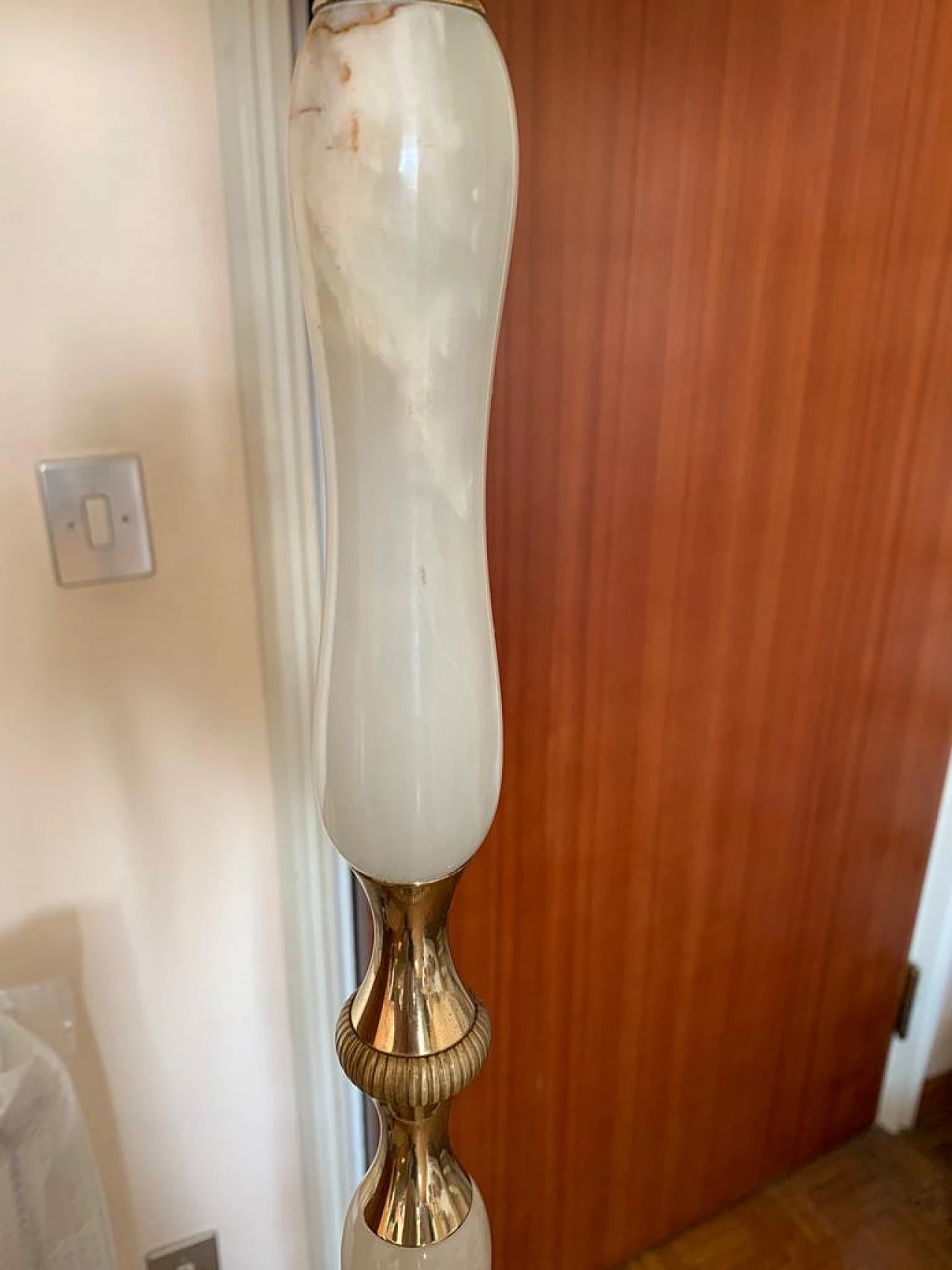Lampada da terra in ottone e onice, anni '50 1341110