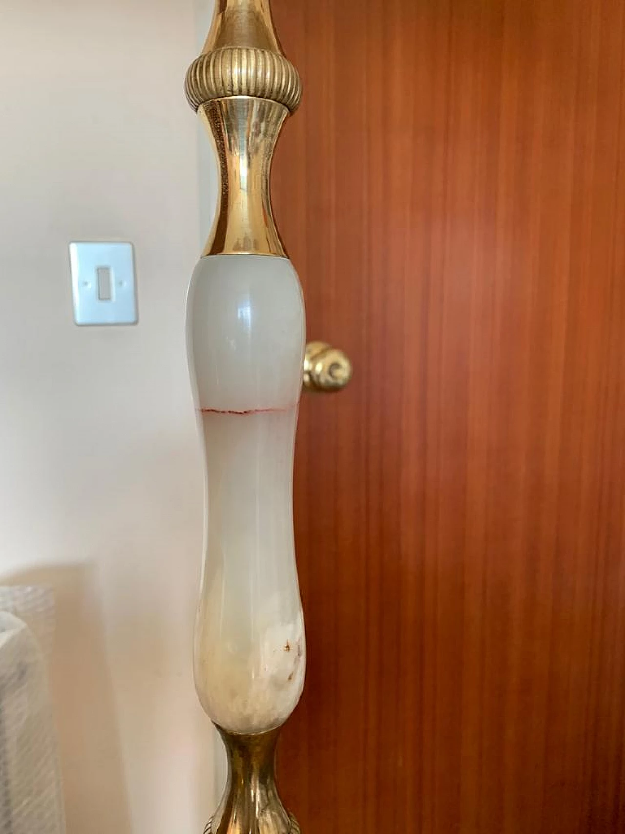 Lampada da terra in ottone e onice, anni '50 1341113