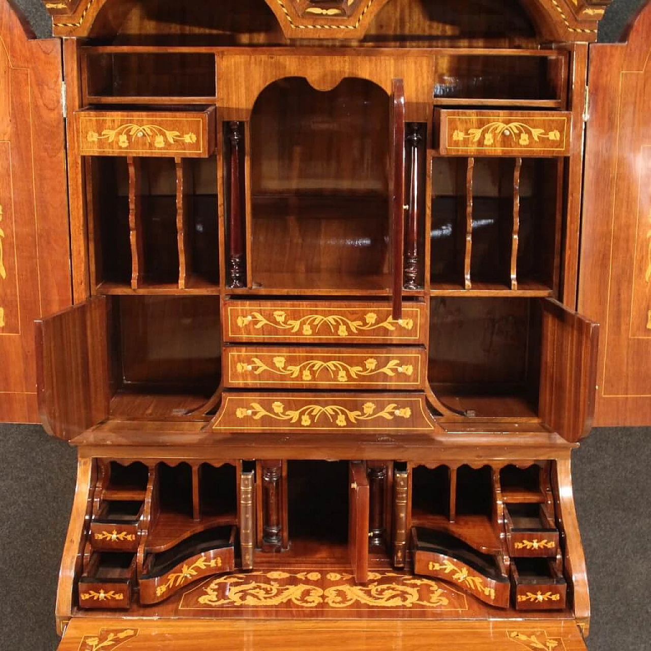 Trumeau olandese in legno intarsiato 1342153