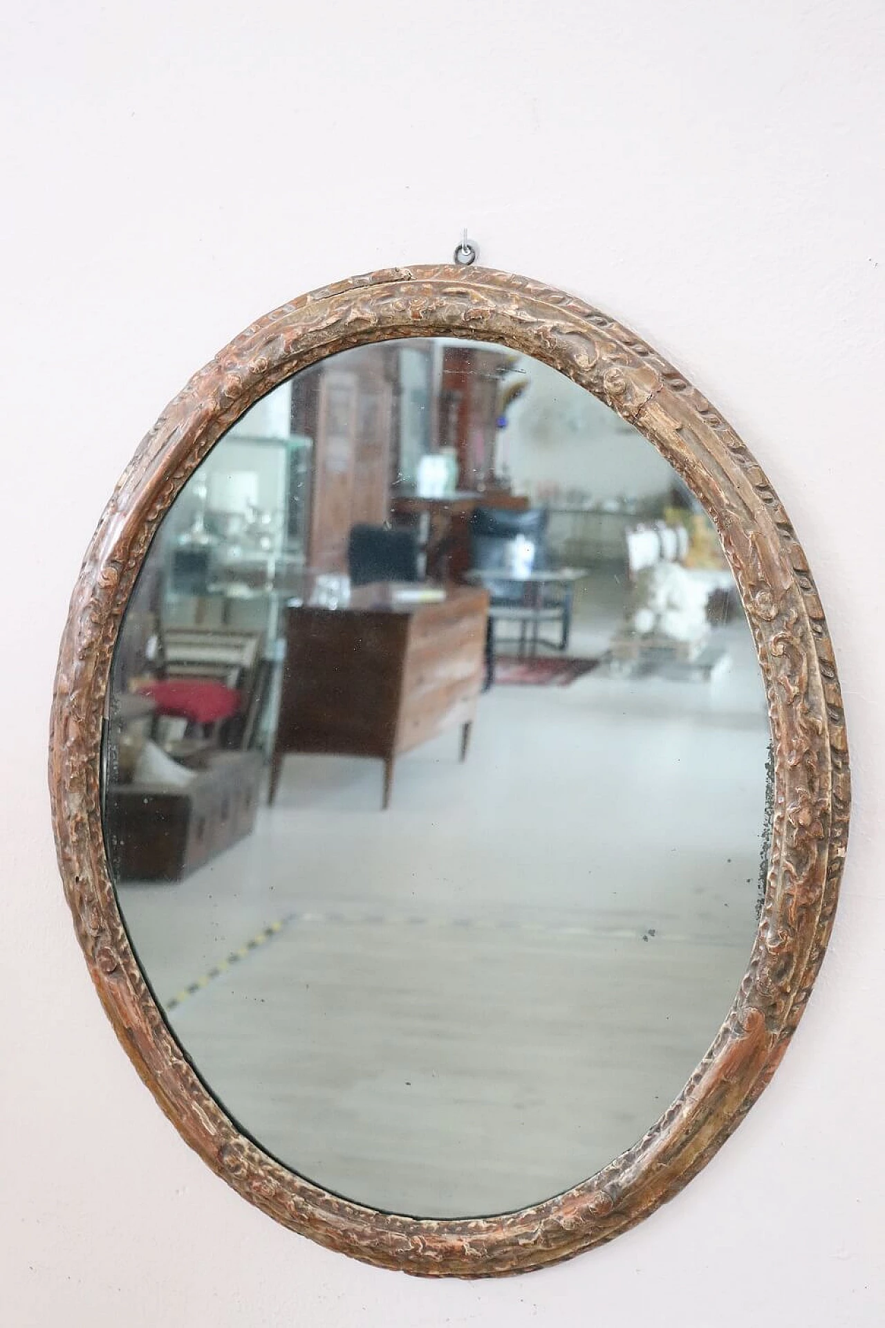 Oval mirror in carved wood, 17th century 1342234