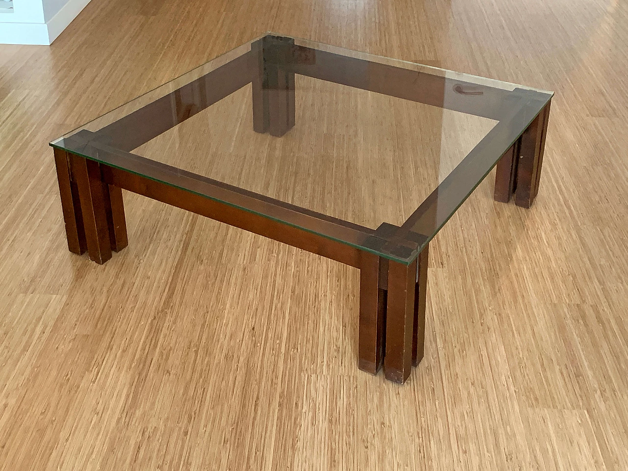 Coffee table in walnut and crystal top in the style of Ico Parisi, 60s 1342716
