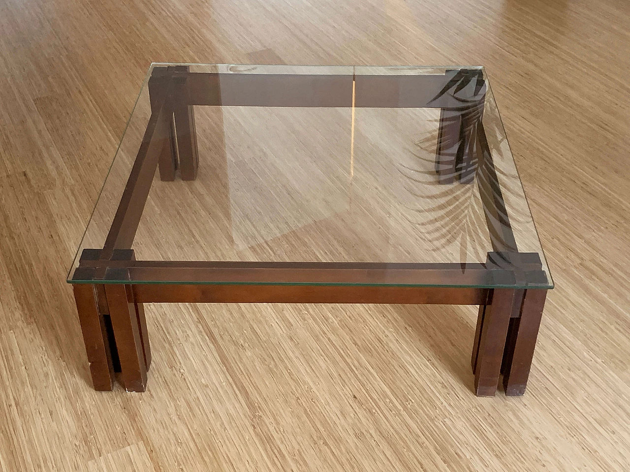 Coffee table in walnut and crystal top in the style of Ico Parisi, 60s 1342717