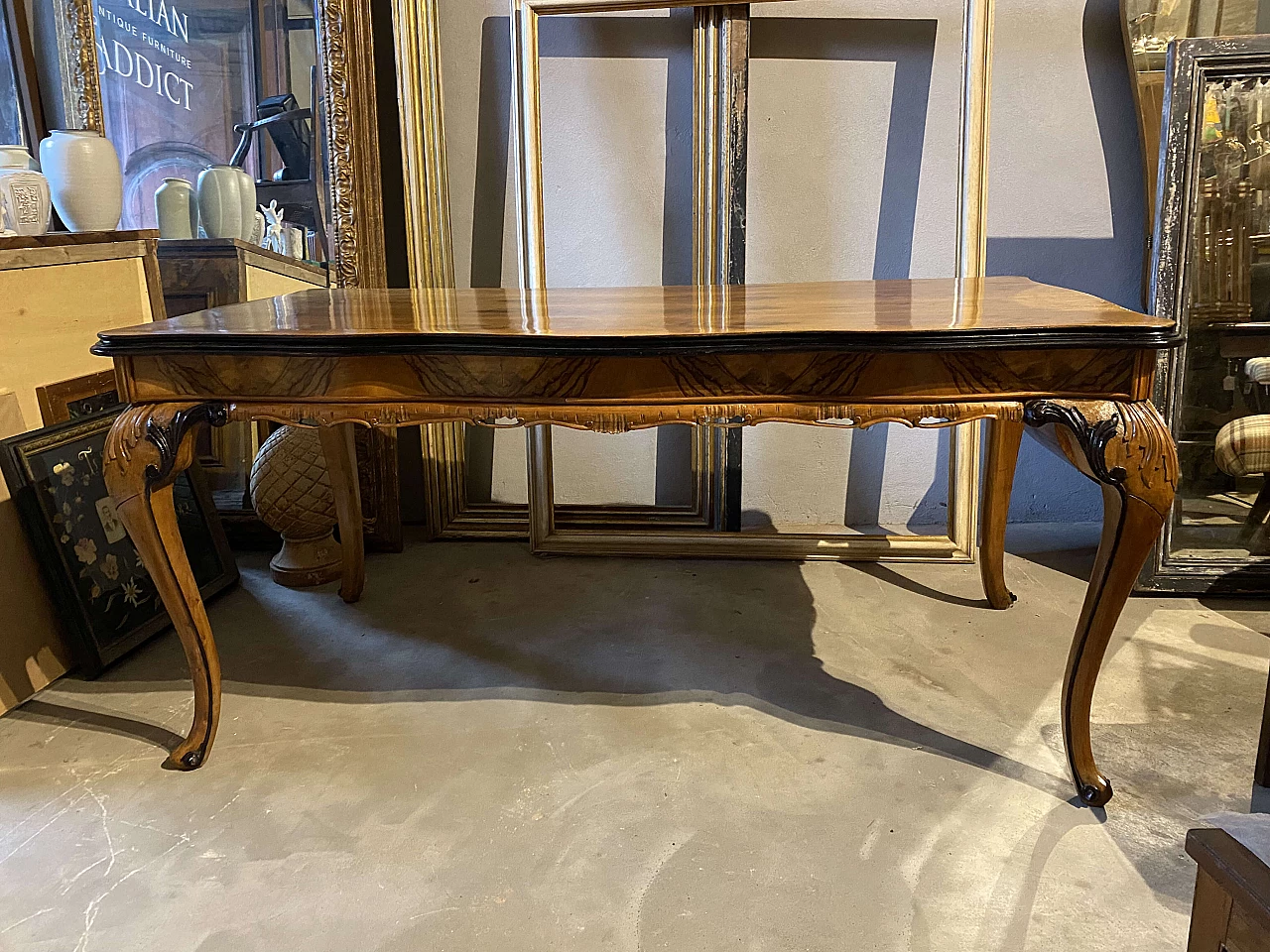 Chippendale table with walnut-root top, early 20th century 1342860