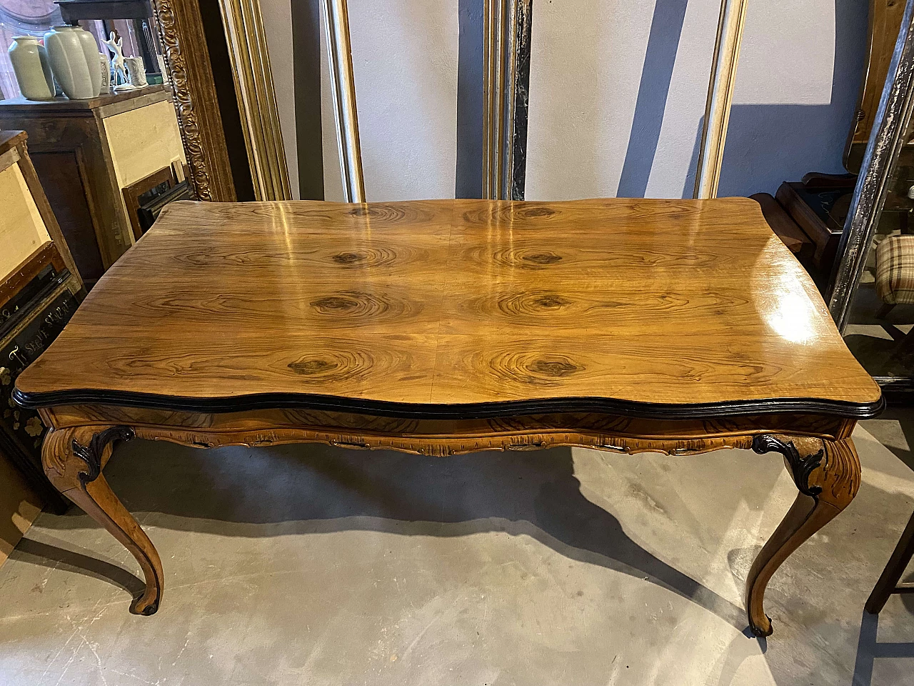 Chippendale table with walnut-root top, early 20th century 1342861
