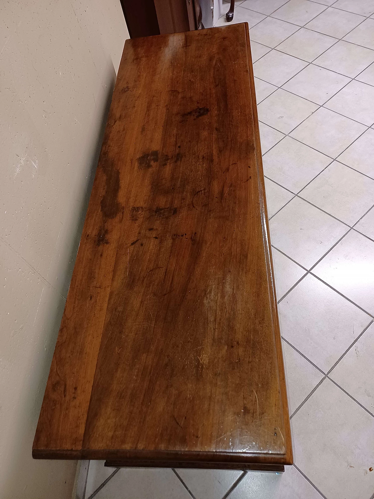 Walnut Mantuan chest, mid 18th century 1342877