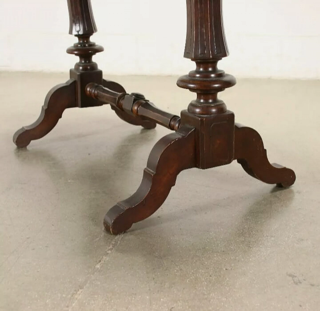 Small table with walnut-root top, 19th century 1343266