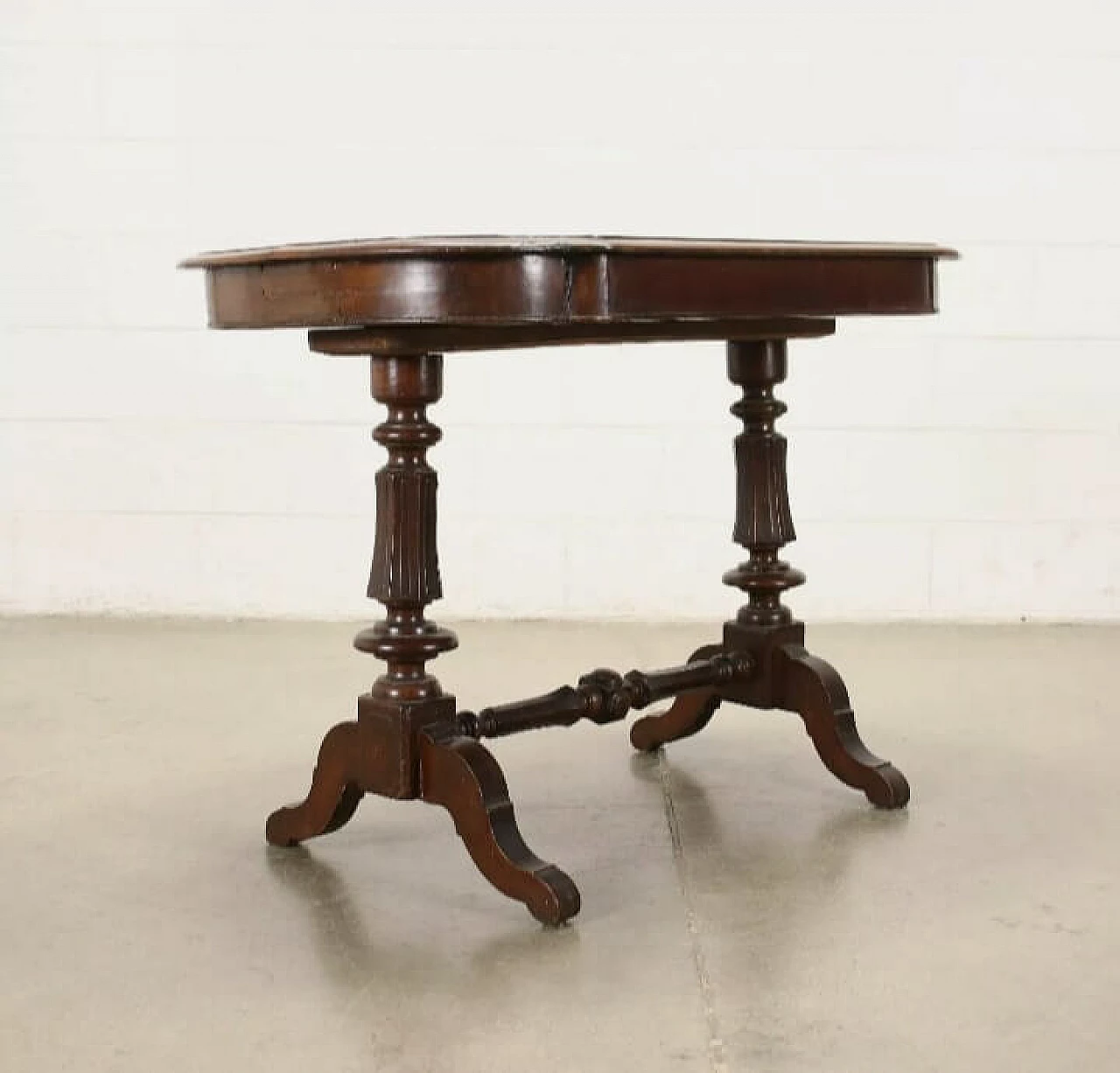 Small table with walnut-root top, 19th century 1343268