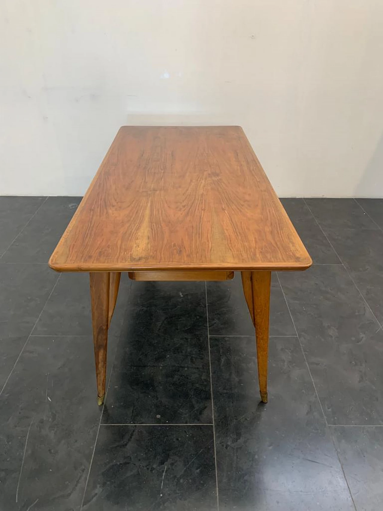 Tavolo in legno d'ulivo con piedi in ottone, anni '40 1344139